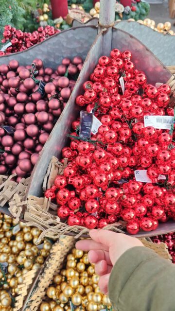 DIY - do it yourself! Mit unserem Zubehör zum Selbstbasteln ist das möglich! Wir haben die ungeschmückten Kränze, das Tannengrün, die Deko und das passende Zubehör wie zum Beispiel Steckteller für Kerzen, Wickel- und Dekodraht, Steckmasse und vieles mehr! Tobt euch aus und seid kreativ 🥳

#diyweihnachten #selbstbasteln #weihnachtswichtel #zubehör #riecherspflanzenwelt #vorweihnachtszeit #advent #adventsgestecke #steckmasse #steckteller #kerzen